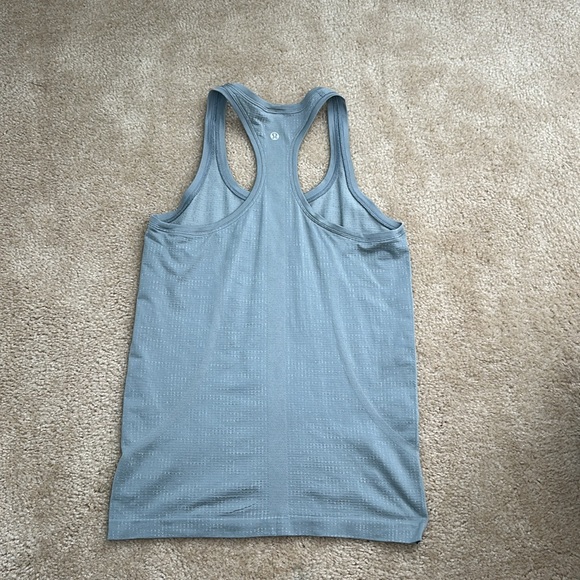 Lululemon Swiftly Tech Racerback Tank 2.0 Rhino Gray - Picture 2 of 3